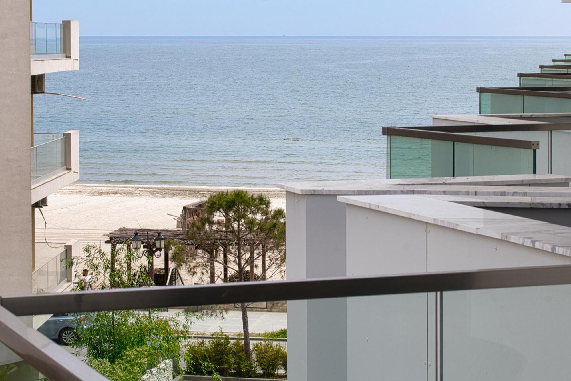 Crystal Beach - Infinity Pool & Spa Resort Năvodari Exterior foto