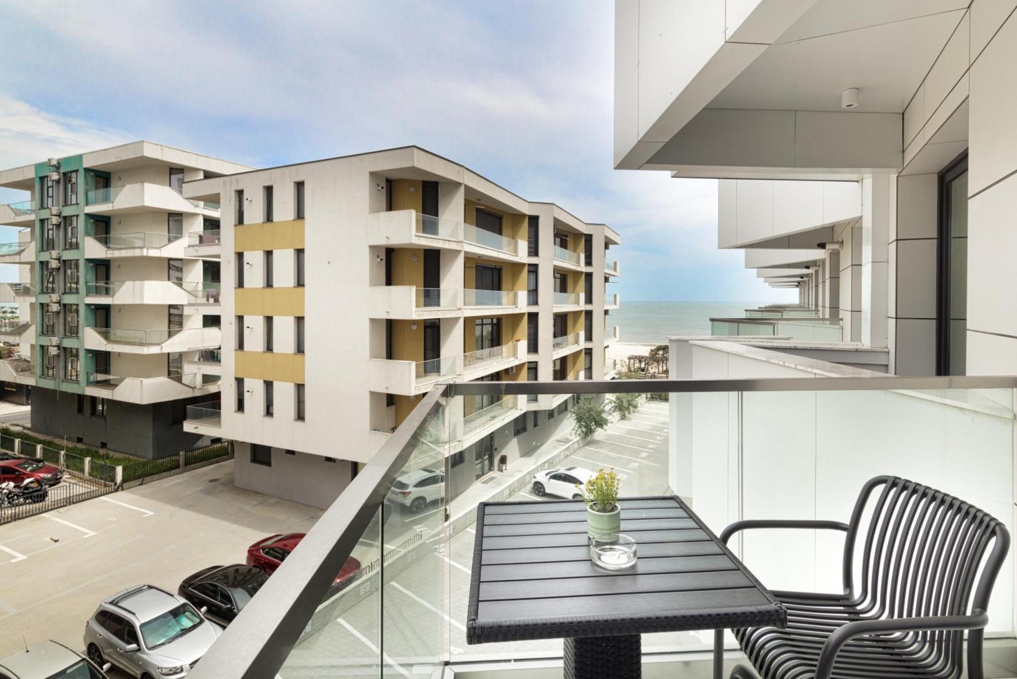 Crystal Beach - Infinity Pool & Spa Resort Năvodari Exterior foto