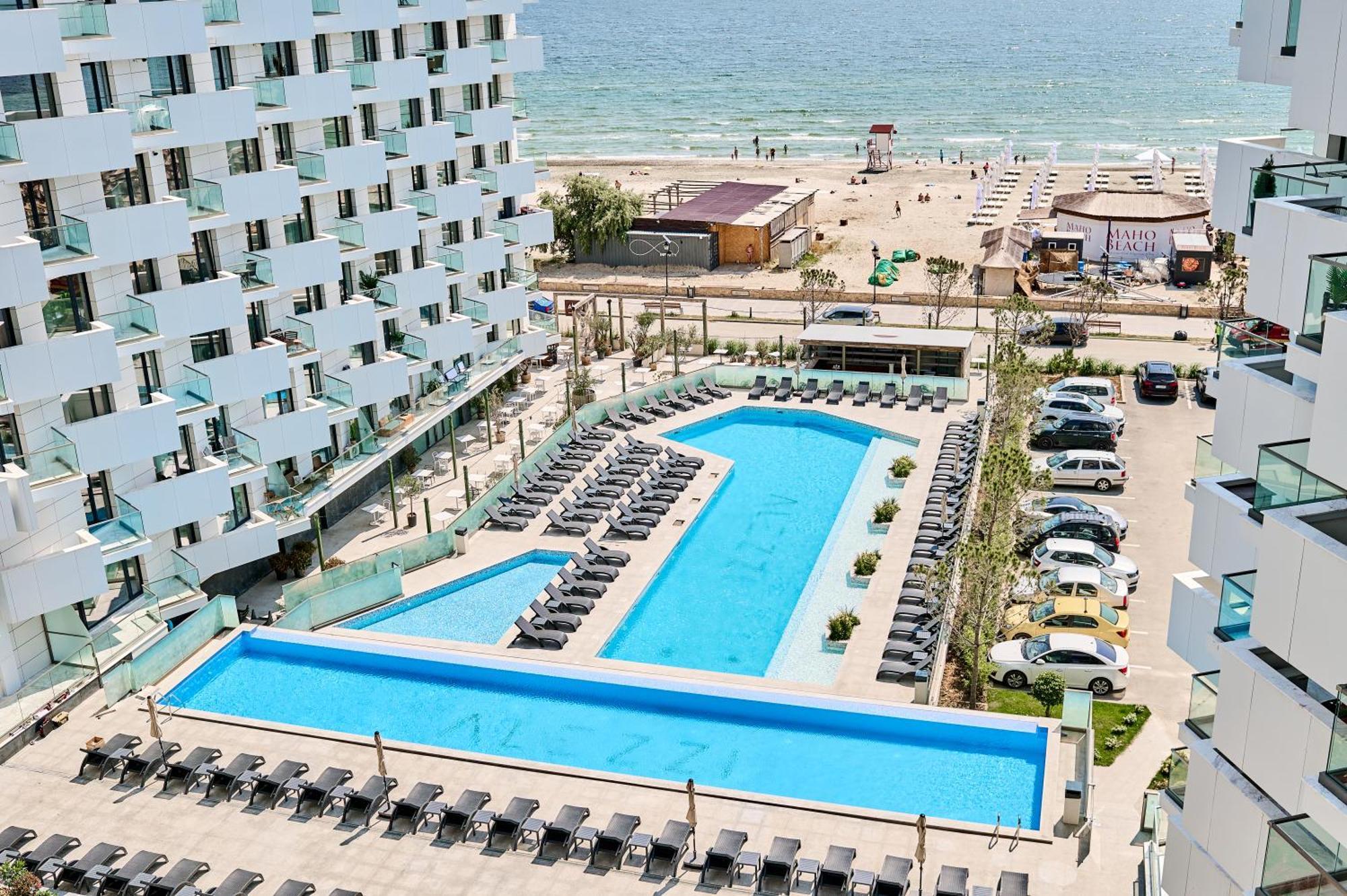 Crystal Beach - Infinity Pool & Spa Resort Năvodari Exterior foto