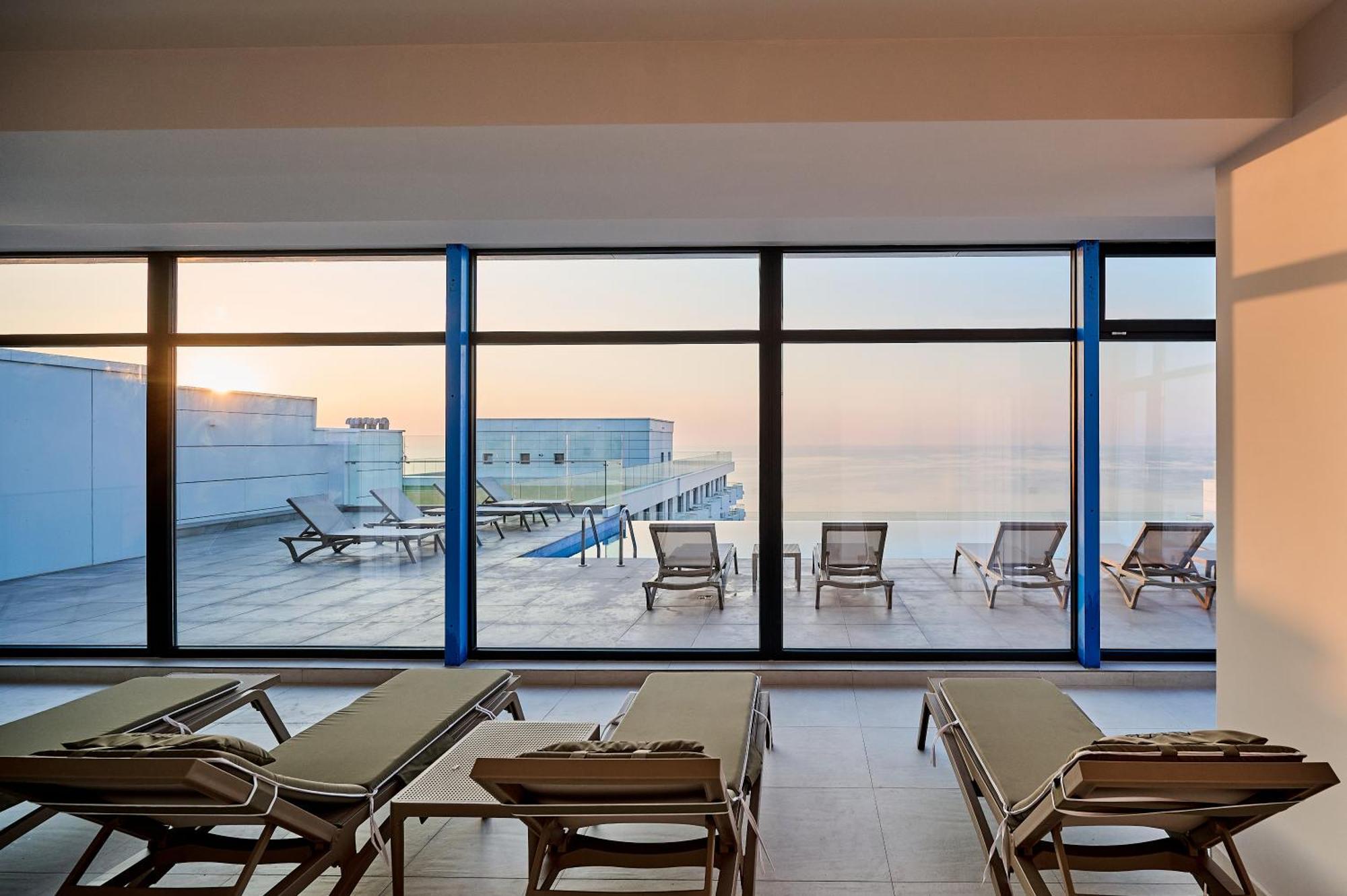 Crystal Beach - Infinity Pool & Spa Resort Năvodari Exterior foto